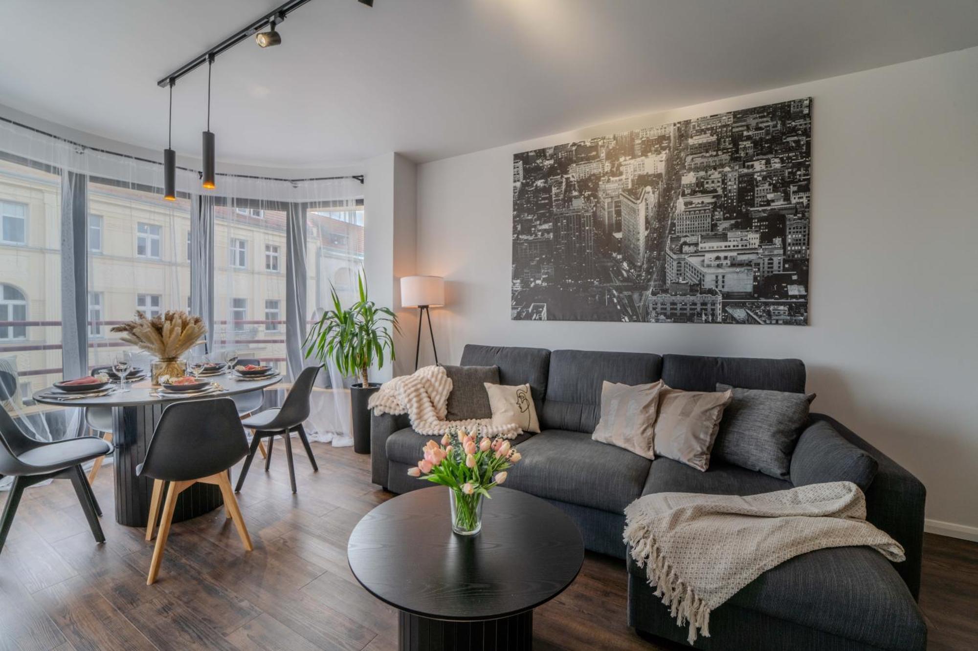 New Large Modern Apartment - City Center - 60M2 - Lift - Parking Wrocław Exteriör bild