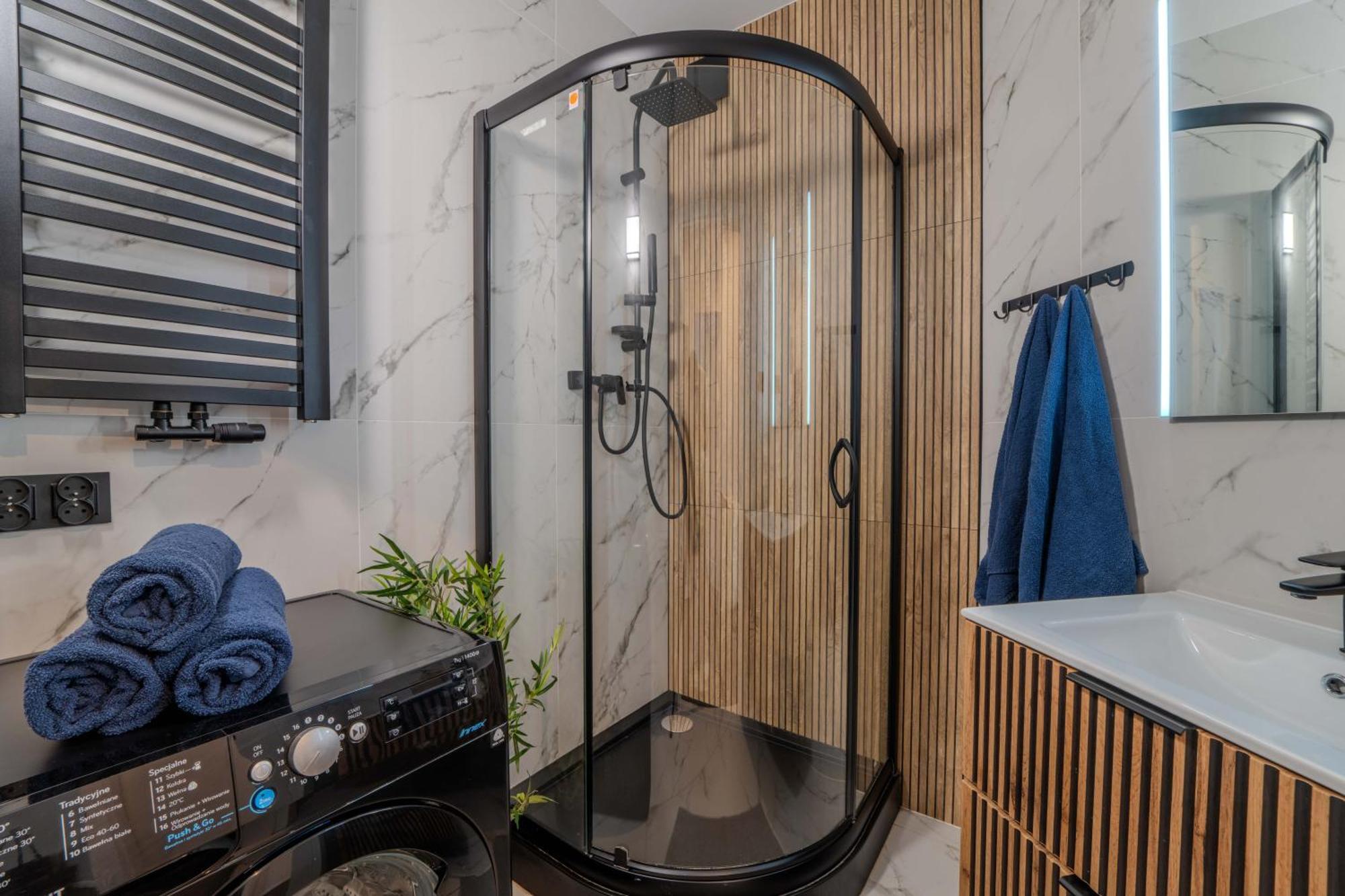 New Large Modern Apartment - City Center - 60M2 - Lift - Parking Wrocław Exteriör bild