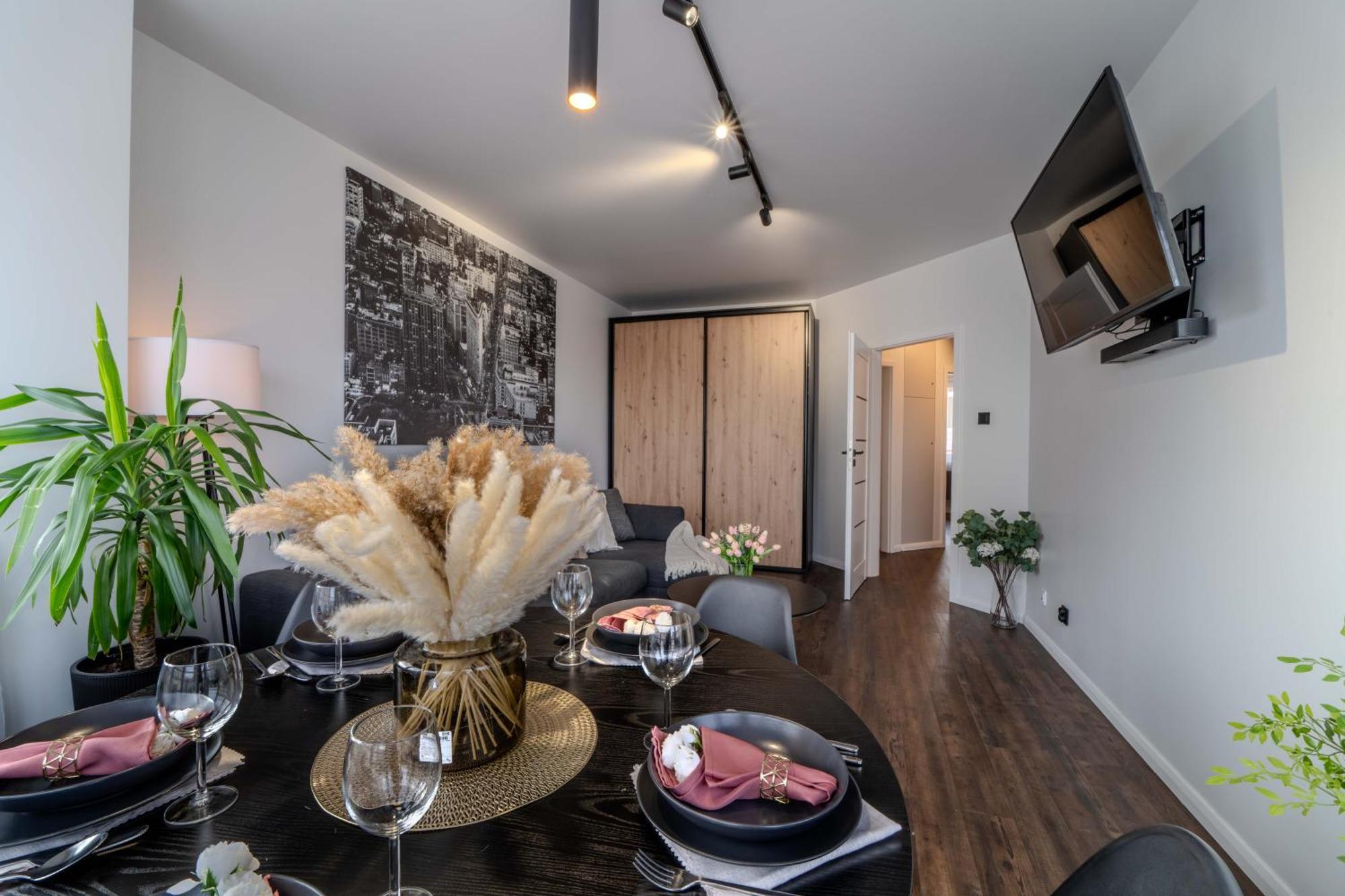 New Large Modern Apartment - City Center - 60M2 - Lift - Parking Wrocław Exteriör bild
