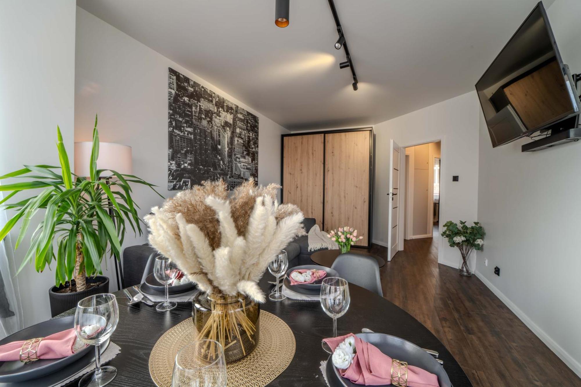 New Large Modern Apartment - City Center - 60M2 - Lift - Parking Wrocław Exteriör bild